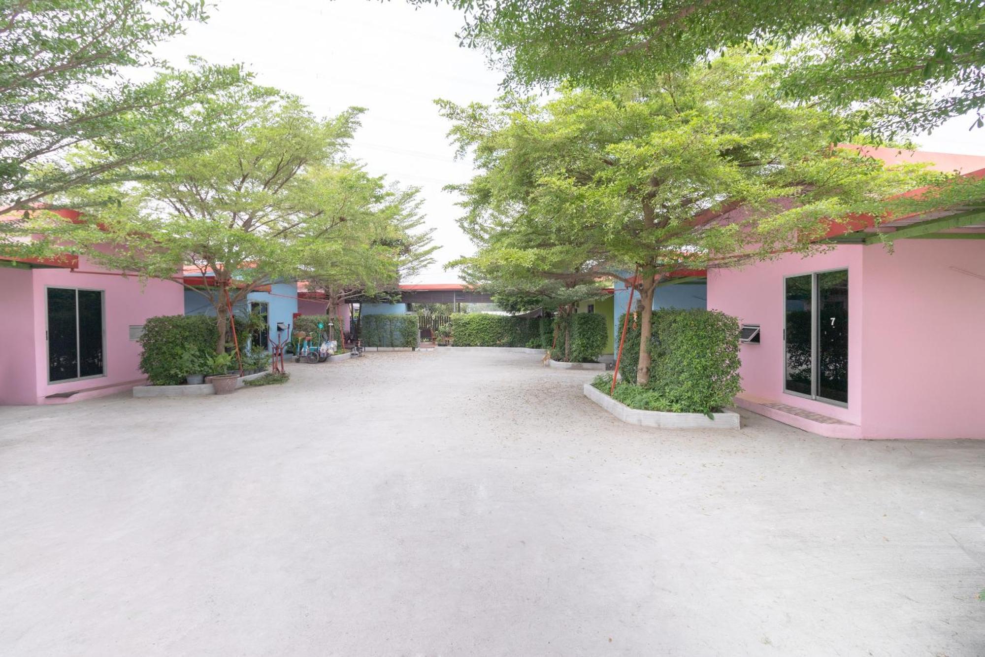 Oyo 644 Pong Pai House Hotel Bangkok Exterior foto